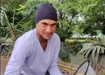 Quedó muy feliz con su camita nueva (Parte 2)