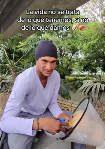 Quedó muy feliz con su camita nueva (Parte 2)