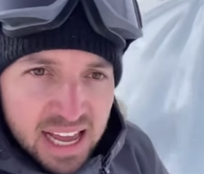 B2604001_A tiny polar bear suddenly chased after me, crying for help � ( PART 2)