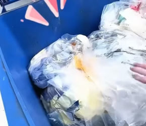 B1904012_Kind-hearted man rescued a kitten stuck in a dumpster ( PART 2)